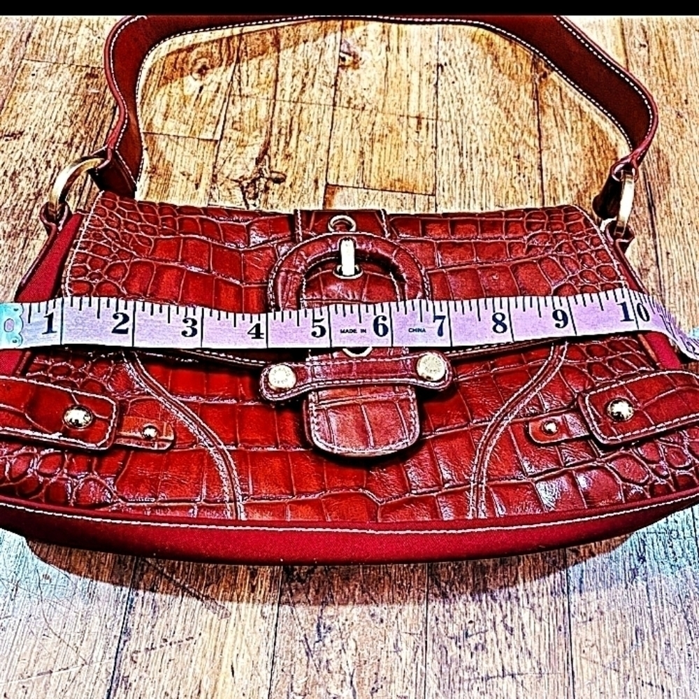 𝅺Franco Sarto Moc Croc Embossed Red Leather Women's Shoulder Bag EUC - Picture 6 of 8